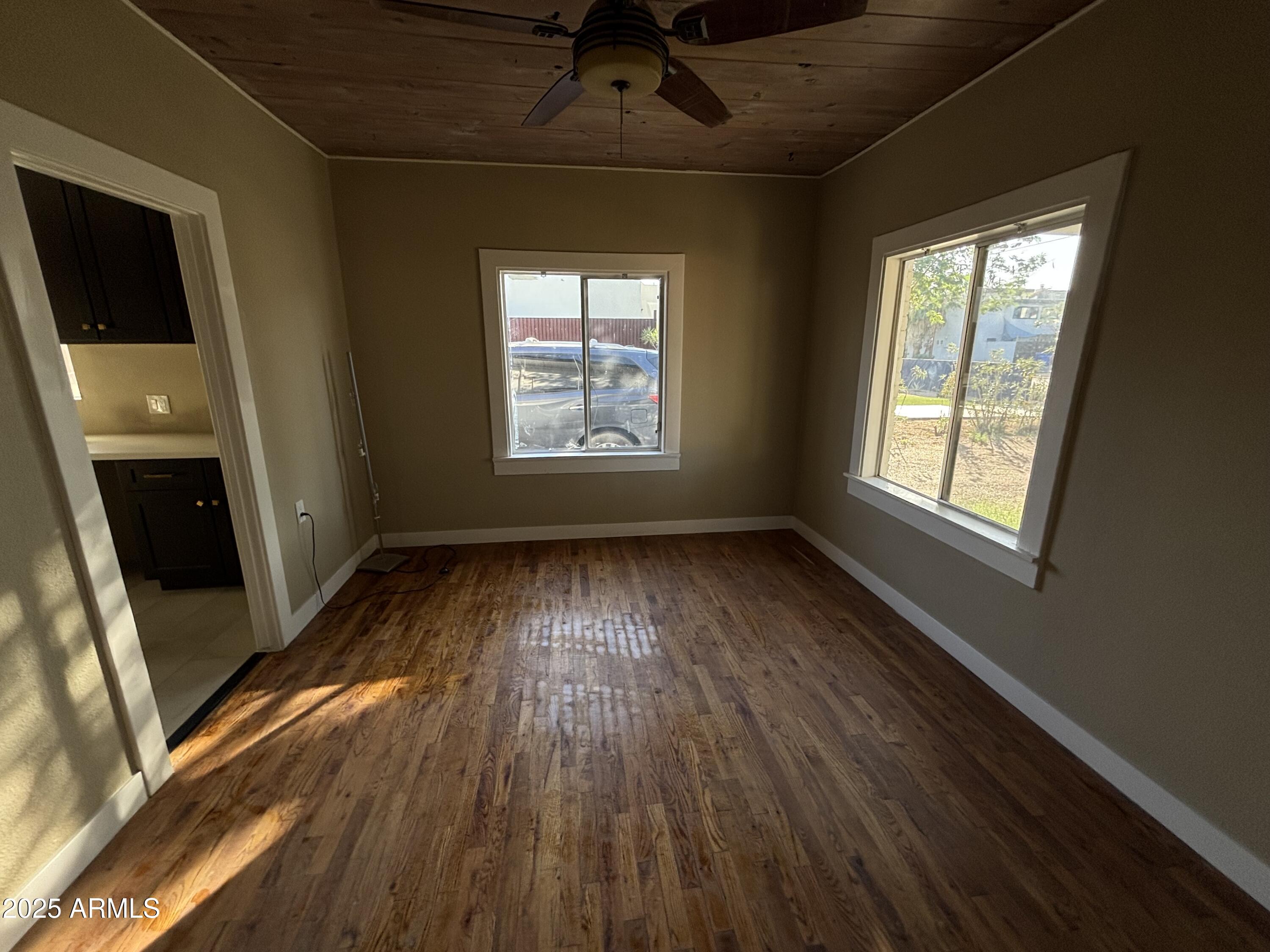 1044 East Whitton Avenue, Unit FRONT Phoenix, AZ 85014 - Photo 32 of 53 IMG_2296