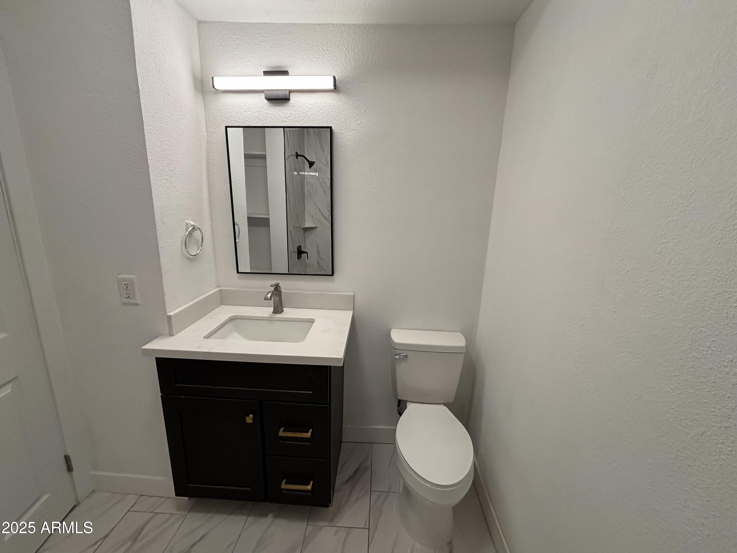 1044 East Whitton Avenue, Unit FRONT Phoenix, AZ 85014 - Photo 39 of 53 IMG_2283