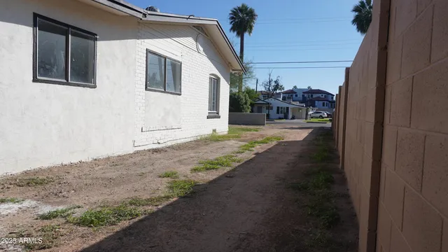 $2,850 | 1044 East Whitton Avenue, Unit FRONT, Phoenix, AZ 85014