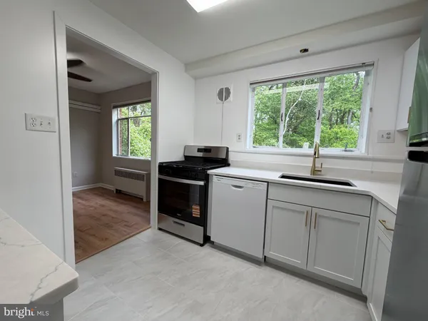 $290,000 | 10305 Montrose Avenue, Unit M101, Bethesda, MD 20814