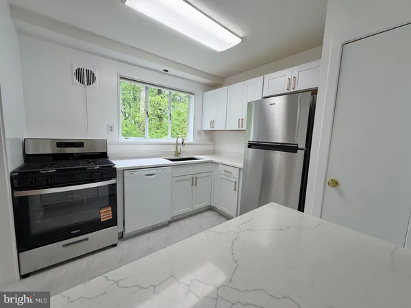 $290,000 | 10305 Montrose Avenue, Unit M101, Bethesda, MD 20814