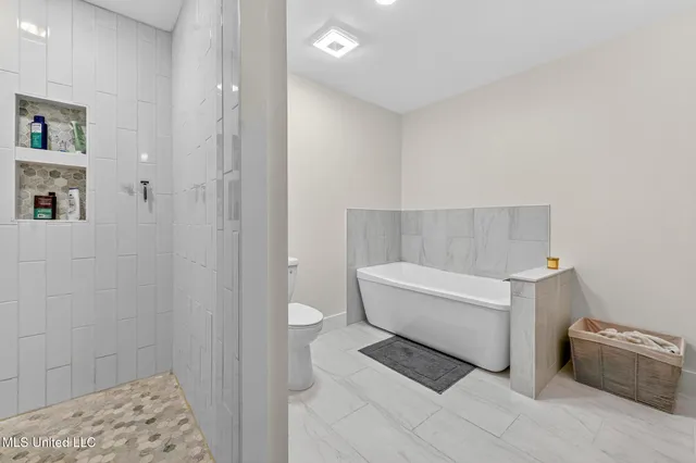 $349,900 | 100 Hunter Drive, Ocean Springs, MS 39564