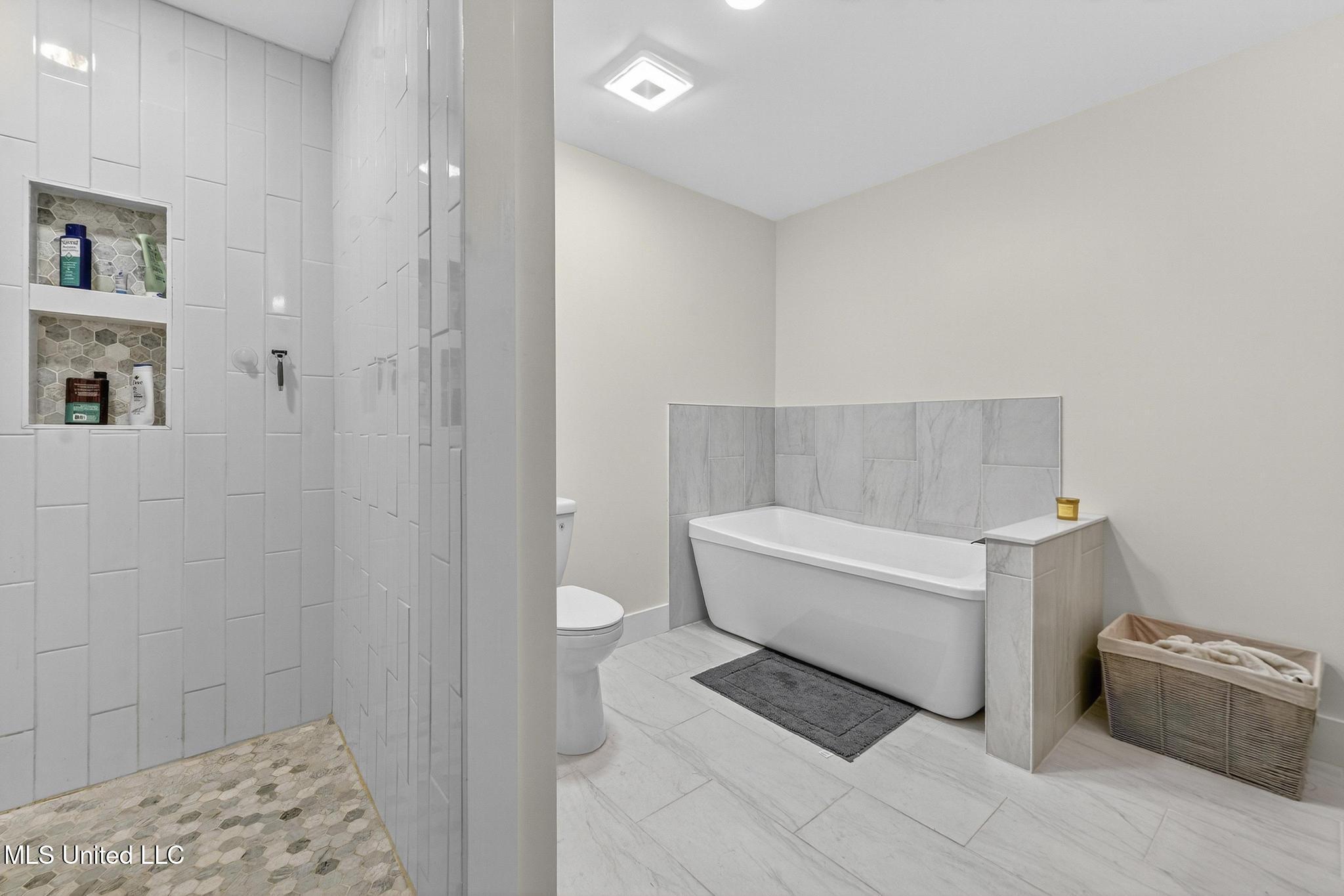 100 Hunter Drive Ocean Springs, MS 39564 - Photo 15 of 67 016