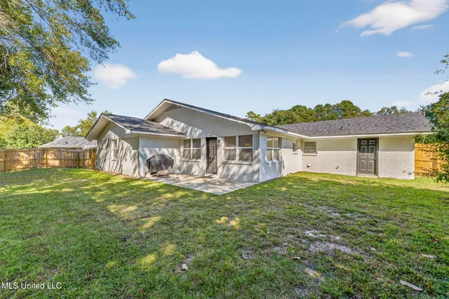 $349,900 | 100 Hunter Drive, Ocean Springs, MS 39564