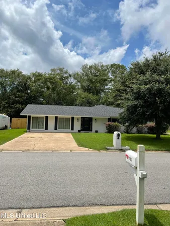 $349,900 | 100 Hunter Drive, Ocean Springs, MS 39564