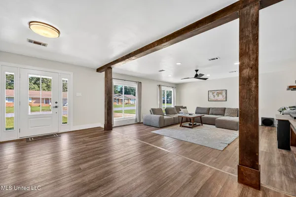 $349,900 | 100 Hunter Drive, Ocean Springs, MS 39564