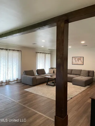 $349,900 | 100 Hunter Drive, Ocean Springs, MS 39564