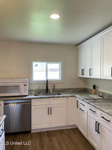 $349,900 | 100 Hunter Drive, Ocean Springs, MS 39564