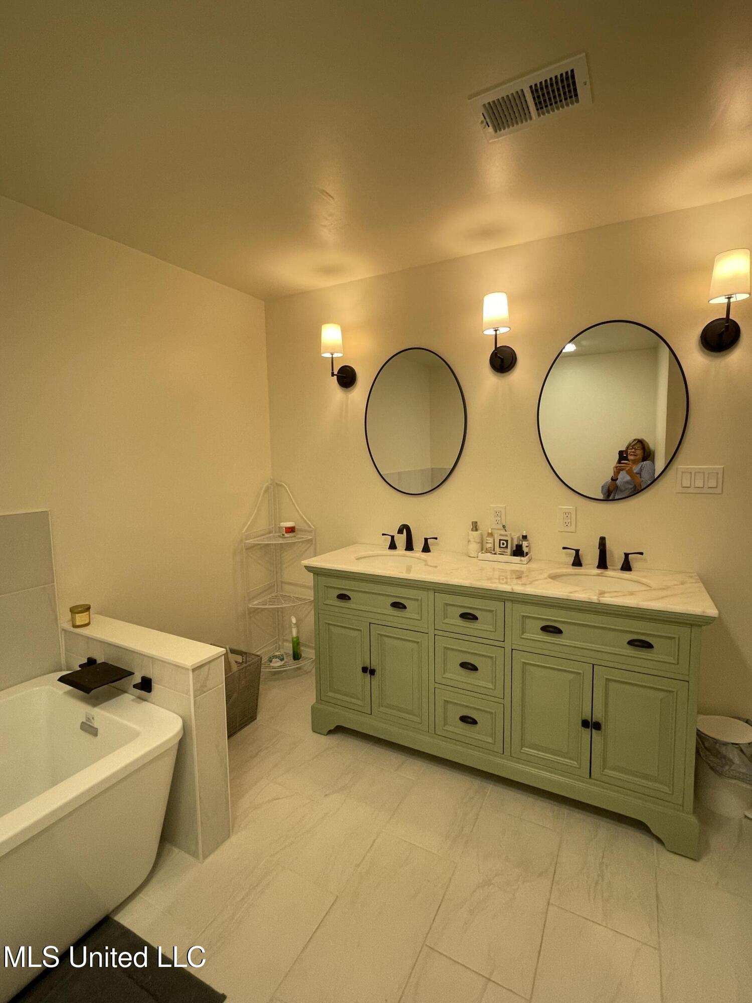 100 Hunter Drive Ocean Springs, MS 39564 - Photo 49 of 67 IMG_0177