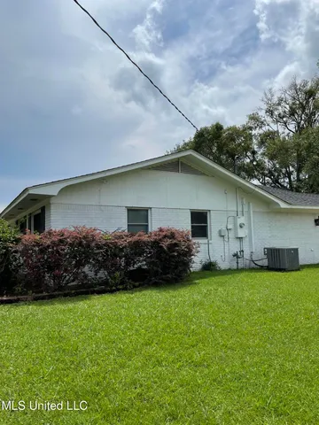 $349,900 | 100 Hunter Drive, Ocean Springs, MS 39564