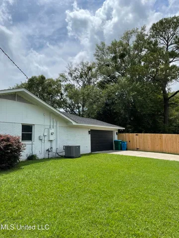 $349,900 | 100 Hunter Drive, Ocean Springs, MS 39564