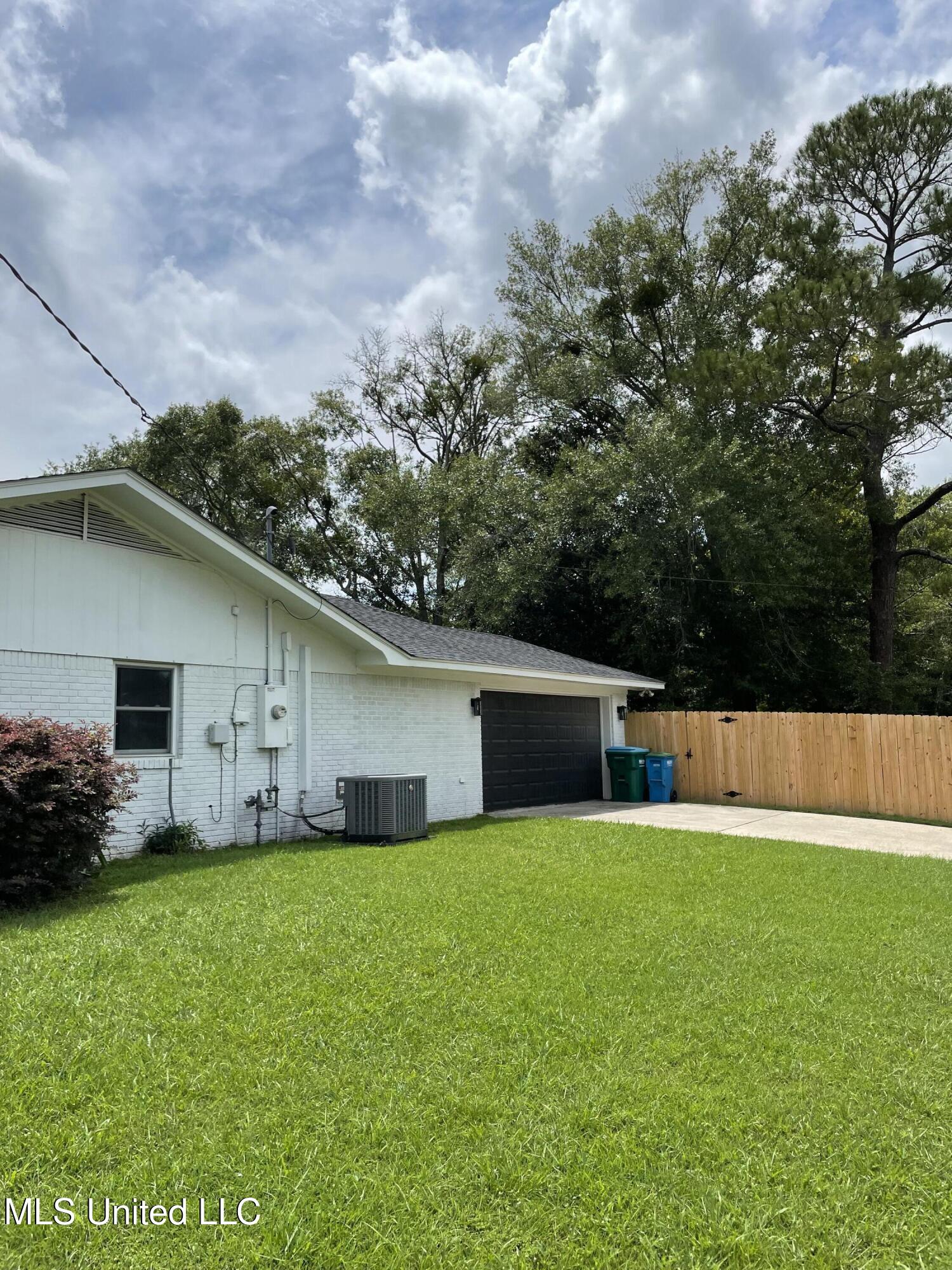 100 Hunter Drive Ocean Springs, MS 39564 - Photo 58 of 67 IMG_0186