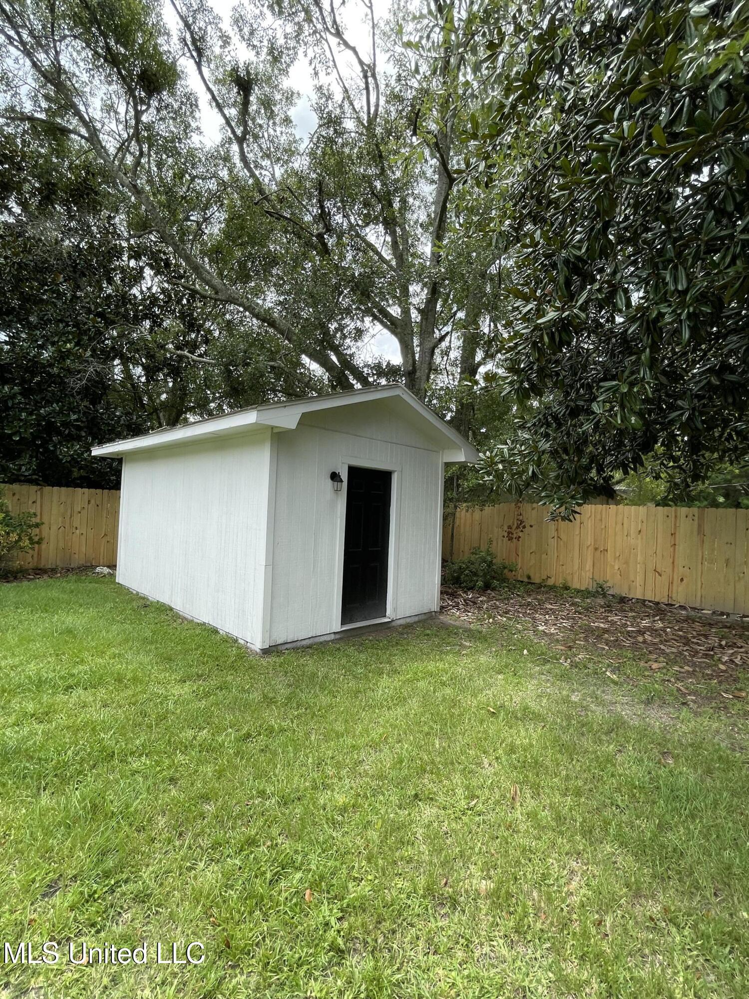 100 Hunter Drive Ocean Springs, MS 39564 - Photo 59 of 67 IMG_0160