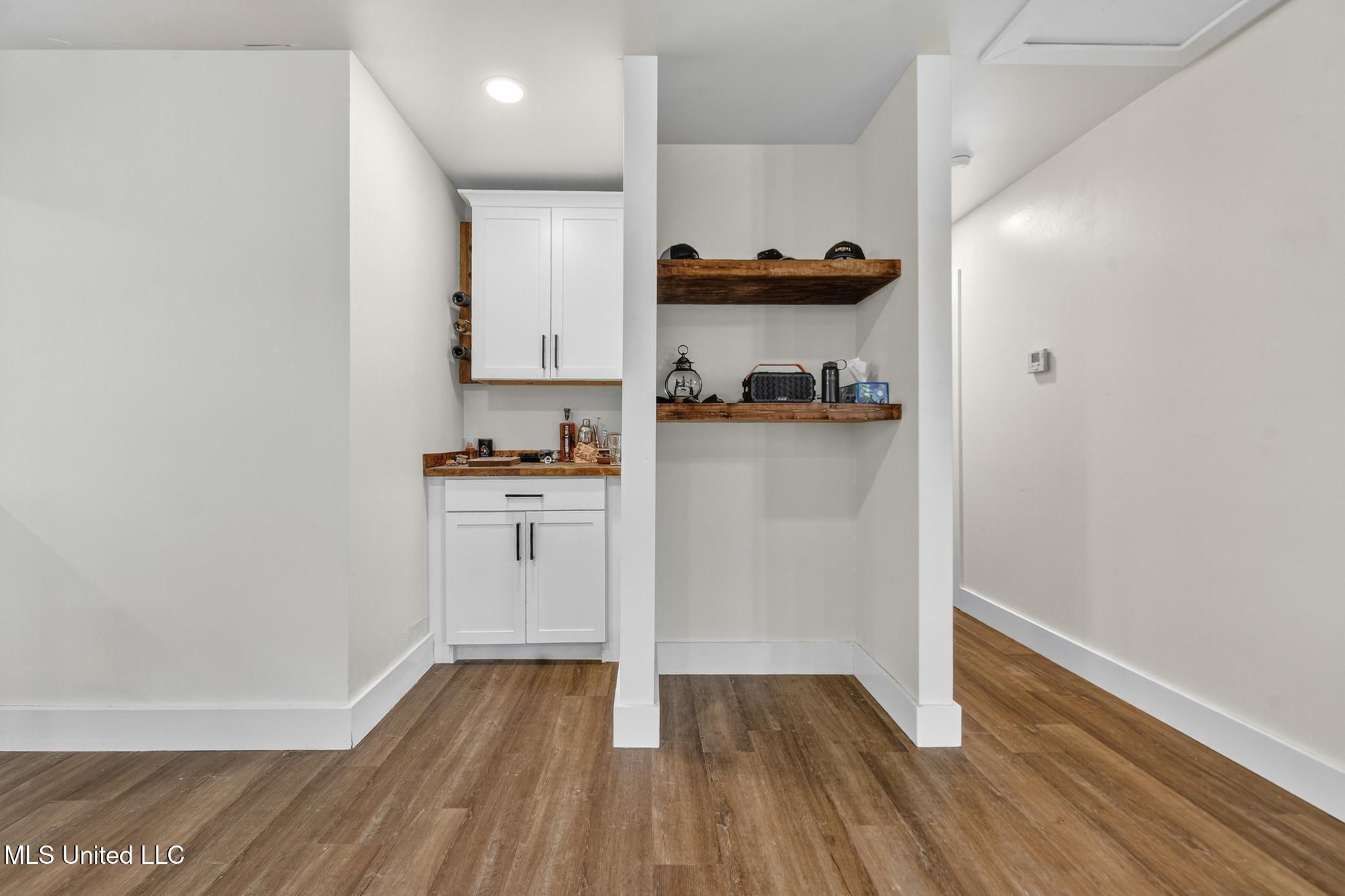 100 Hunter Drive Ocean Springs, MS 39564 - Photo 7 of 67 008