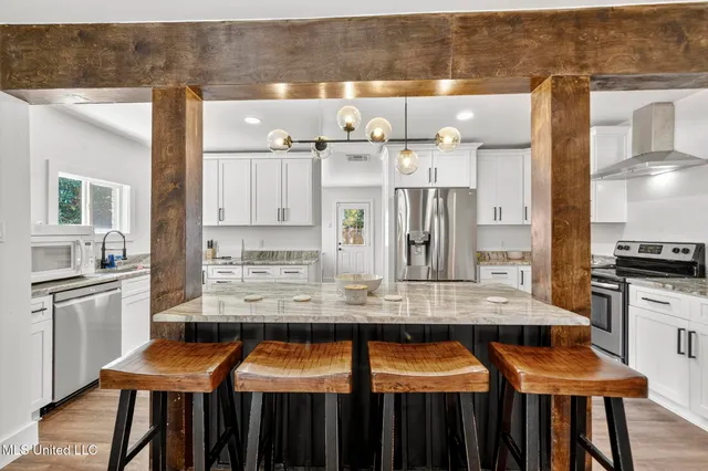 $349,900 | 100 Hunter Drive, Ocean Springs, MS 39564