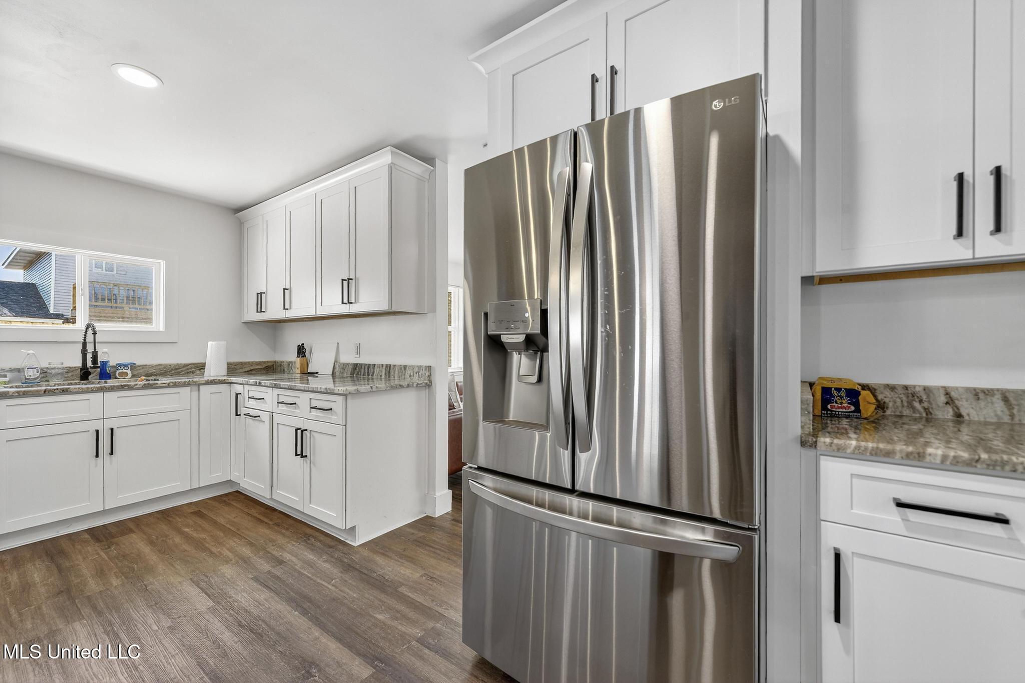 100 Hunter Drive Ocean Springs, MS 39564 - Photo 10 of 67 011