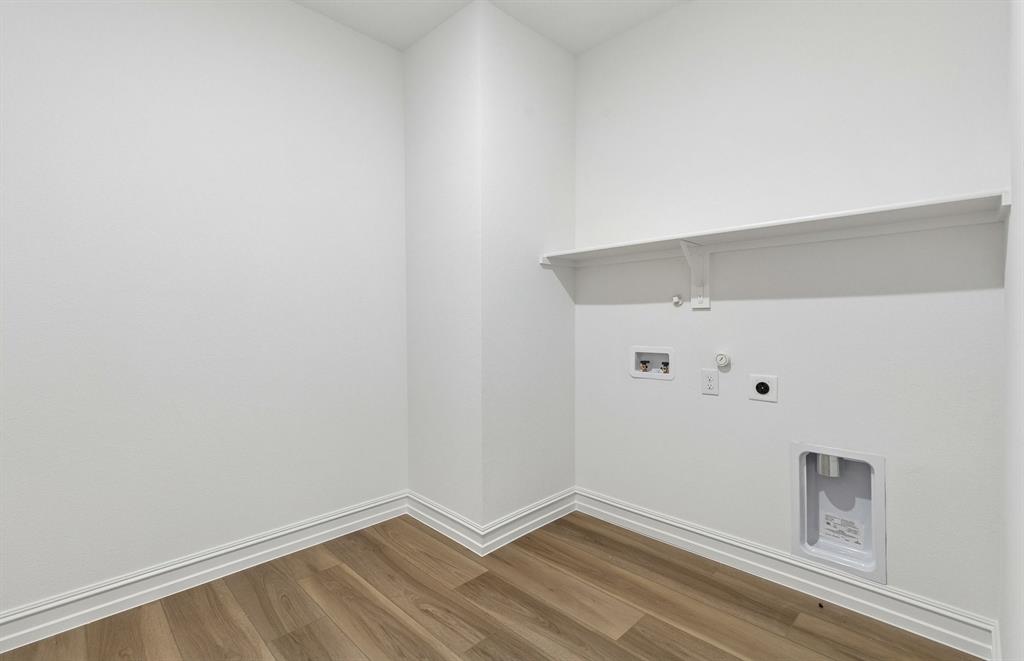 11220 Abbotsbury Road Fort Worth, TX 76052 - Photo 17 of 32 a view of an empty room