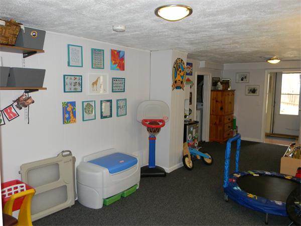 40 Longwood Road Reading, MA 01867 - Photo 11 of 11 Gallery Image 11