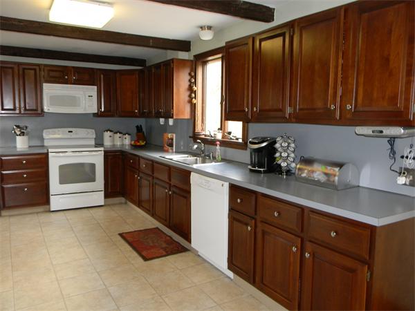 40 Longwood Road Reading, MA 01867 - Photo 7 of 11 Gallery Image 7