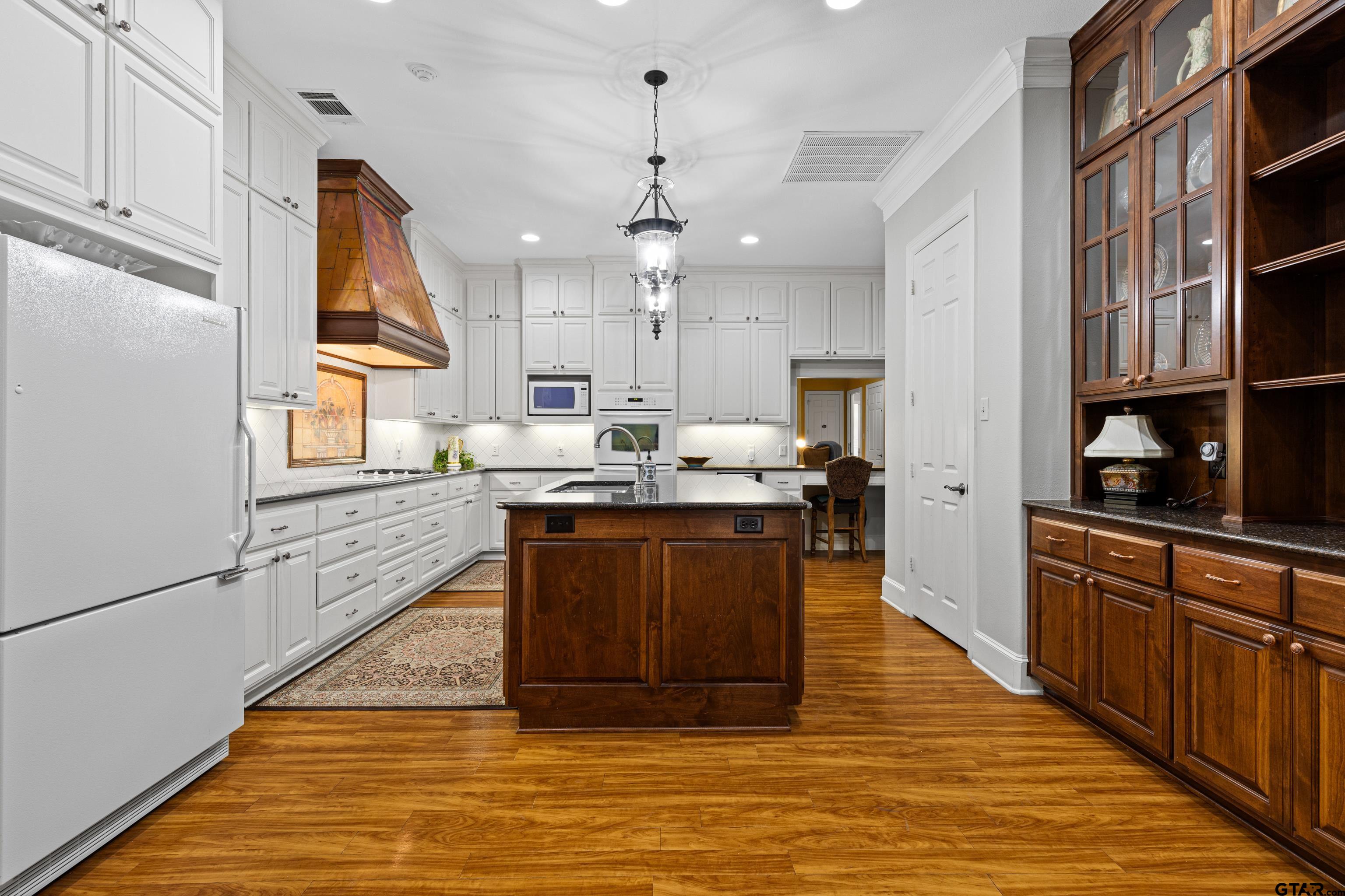 1360 East Main Street Henderson, TX 75652 - Photo 15 of 48