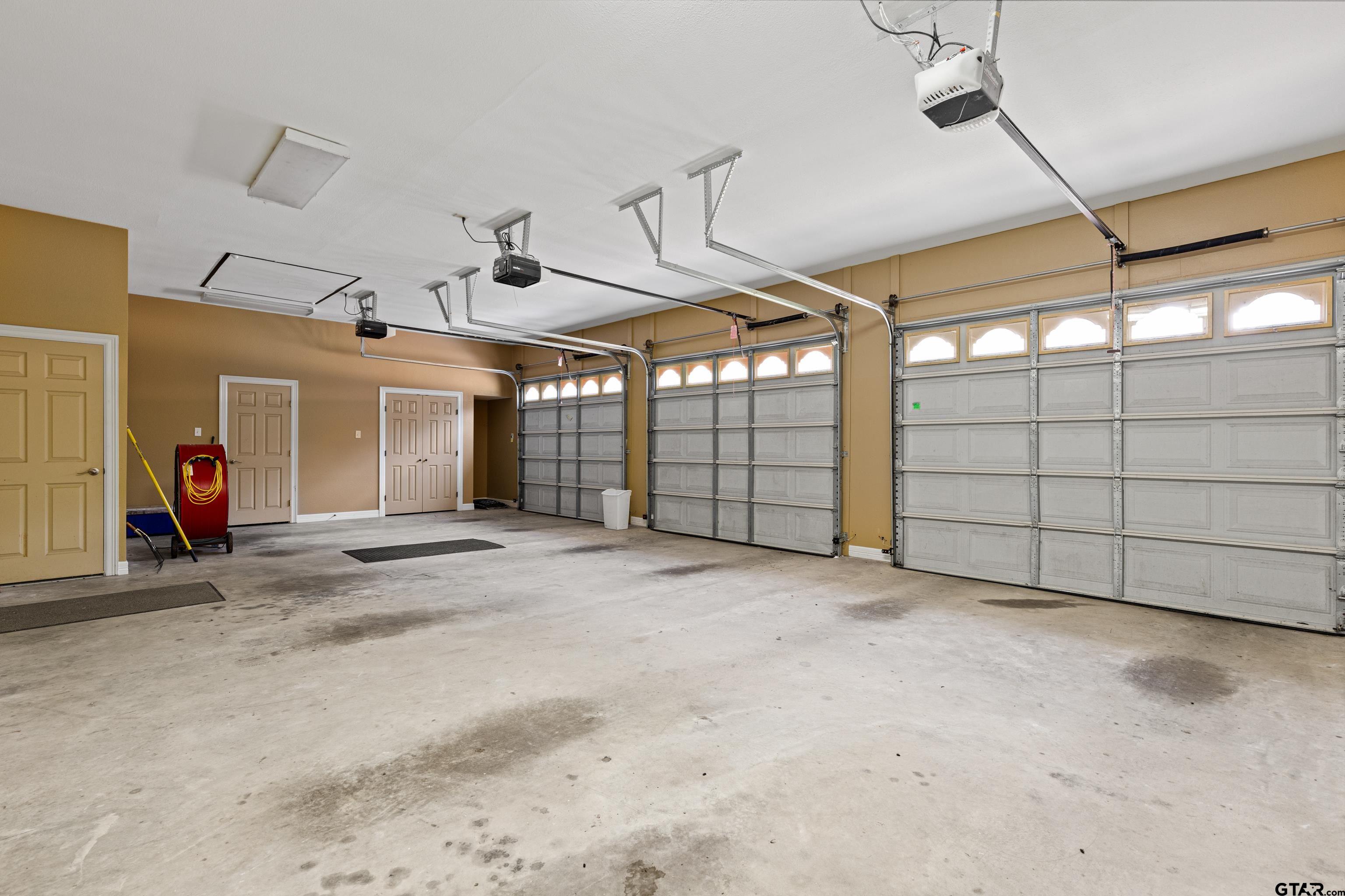 1360 East Main Street Henderson, TX 75652 - Photo 40 of 48 a view of a garage