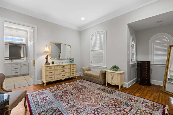 $864,000 | 1360 East Main Street, Henderson, TX 75652