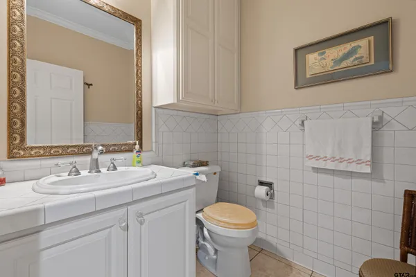 $864,000 | 1360 East Main Street, Henderson, TX 75652