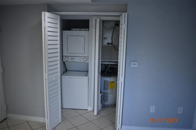 $1,900 | 3051 Southwest 27th Avenue, Unit 204, Miami, FL 33133