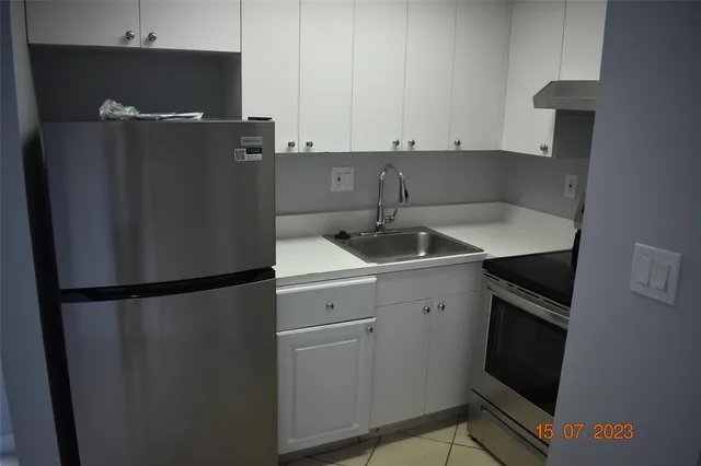 $1,900 | 3051 Southwest 27th Avenue, Unit 204, Miami, FL 33133