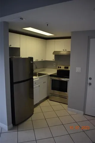 $1,900 | 3051 Southwest 27th Avenue, Unit 204, Miami, FL 33133