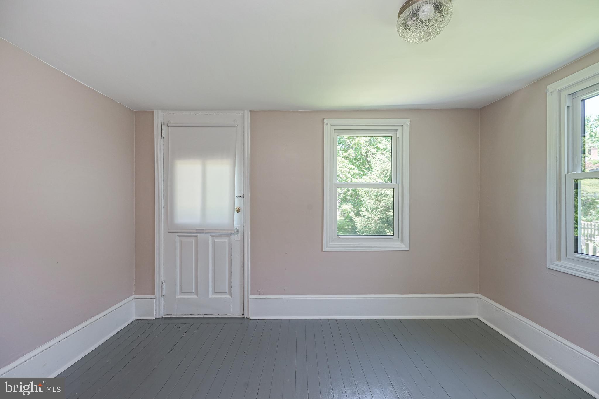 343 West 2nd Street Moorestown, NJ 08057 - Photo 11 of 31 an empty room with windows