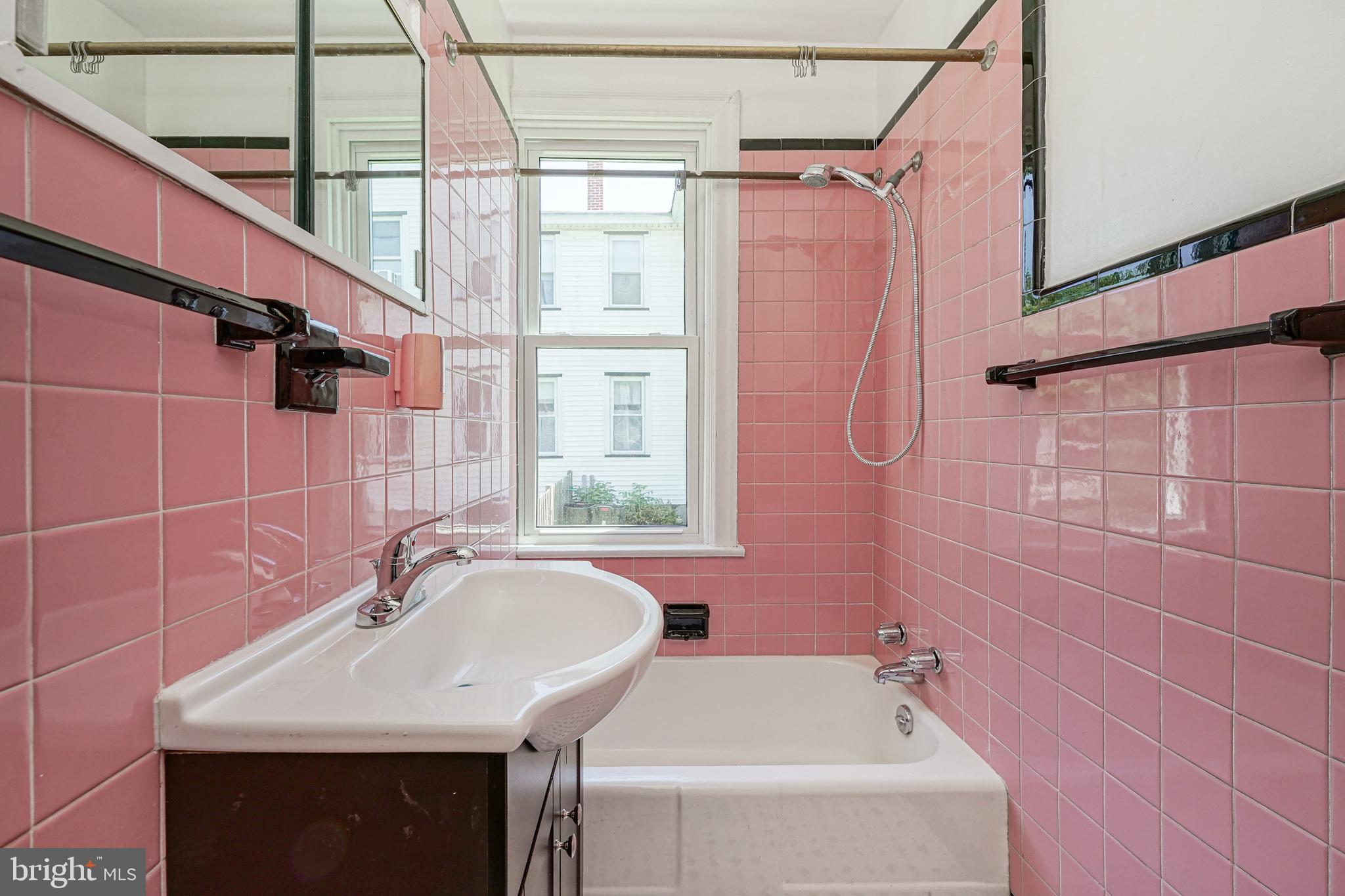 343 West 2nd Street Moorestown, NJ 08057 - Photo 22 of 31 a bathroom with a sink and a bathtub