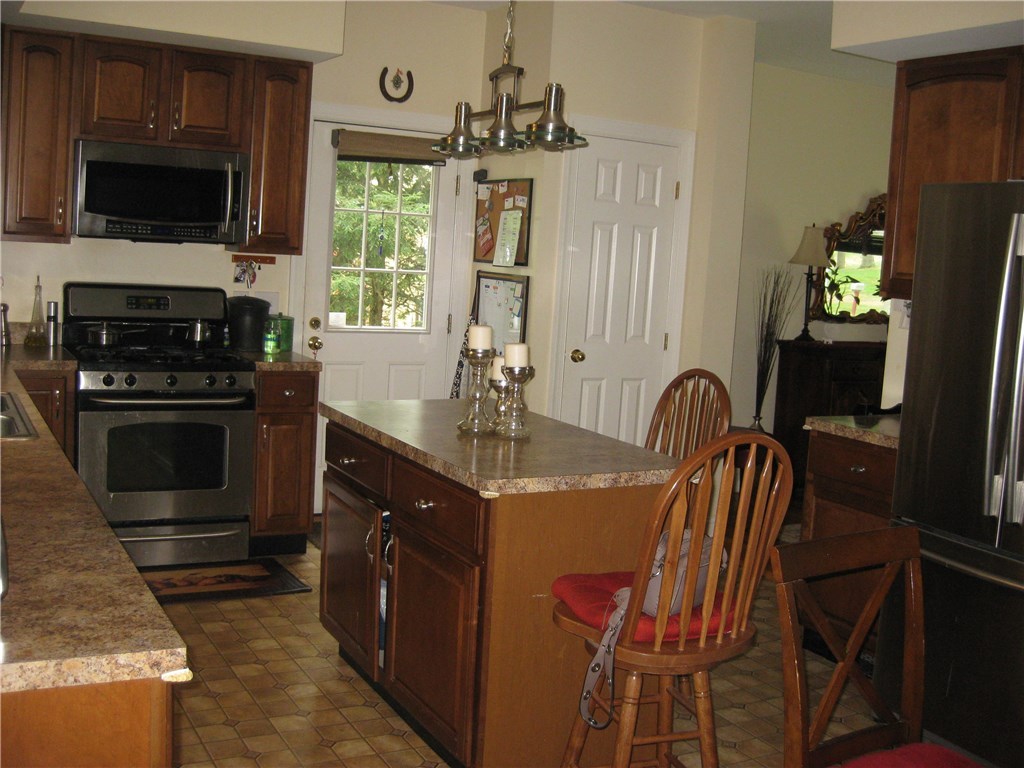 34 Tiffany Road Coventry, RI 02816 - Photo 8 of 30