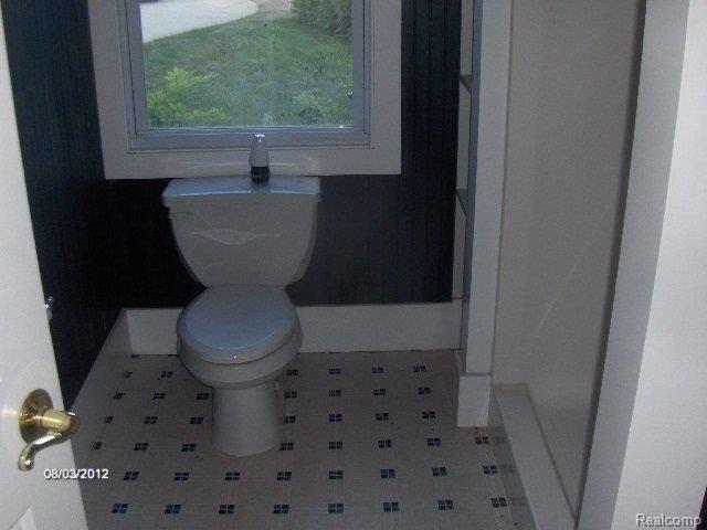 6340 North Rochester Road Rochester, MI 48306 - Photo 15 of 25 Picture 047.jpg