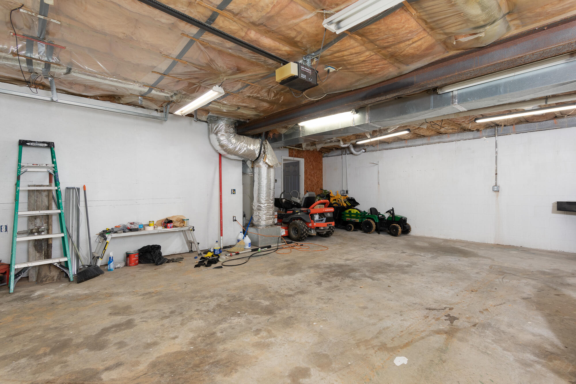 4658 Slygo Road Trenton, GA 30752 - Photo 27 of 33 20230307_4658SlygoRd__HoltWebb_0176_enfu