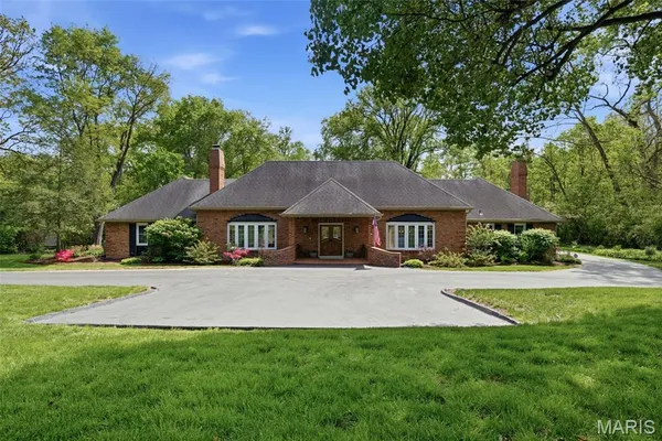 $1,299,000 | 1721 Kenmont Road, Ladue, MO 63124
