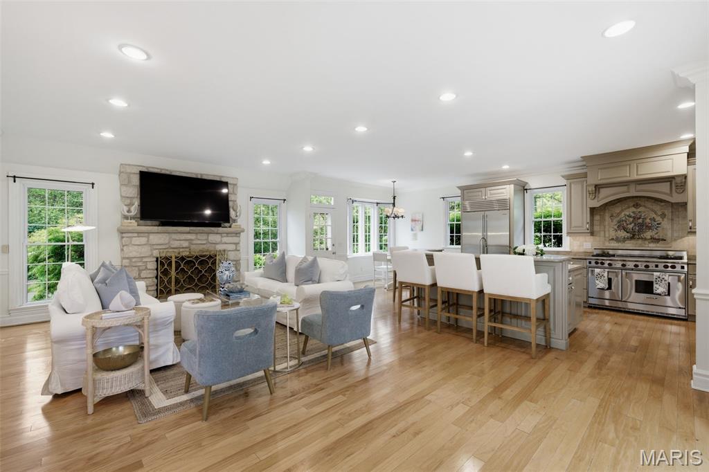 1721 Kenmont Road Ladue, MO 63124 - Photo 11 of 46