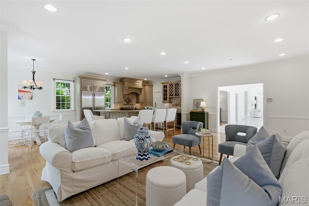 1721 Kenmont Road Ladue, MO 63124 - Photo 13 of 46