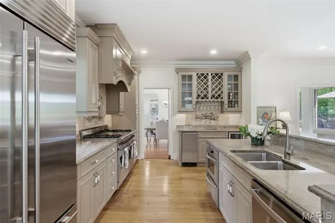 $1,299,000 | 1721 Kenmont Road, Ladue, MO 63124