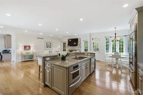 $1,299,000 | 1721 Kenmont Road, Ladue, MO 63124