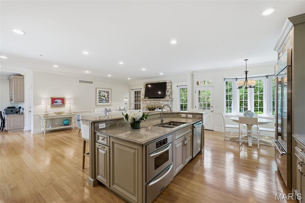 1721 Kenmont Road Ladue, MO 63124 - Photo 19 of 46