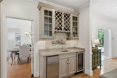 $1,299,000 | 1721 Kenmont Road, Ladue, MO 63124