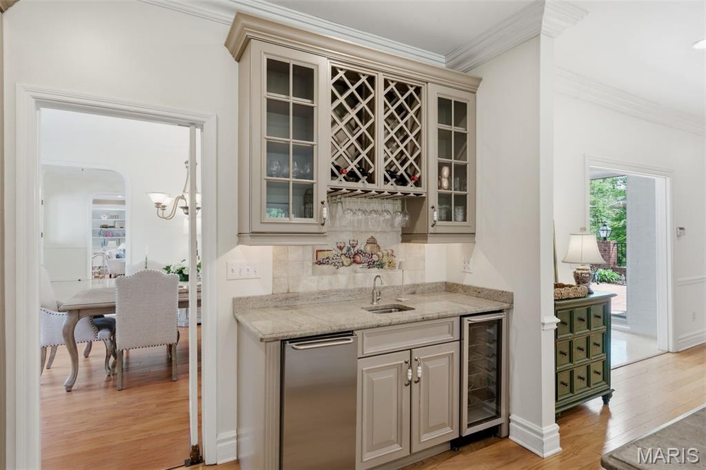 1721 Kenmont Road Ladue, MO 63124 - Photo 20 of 46