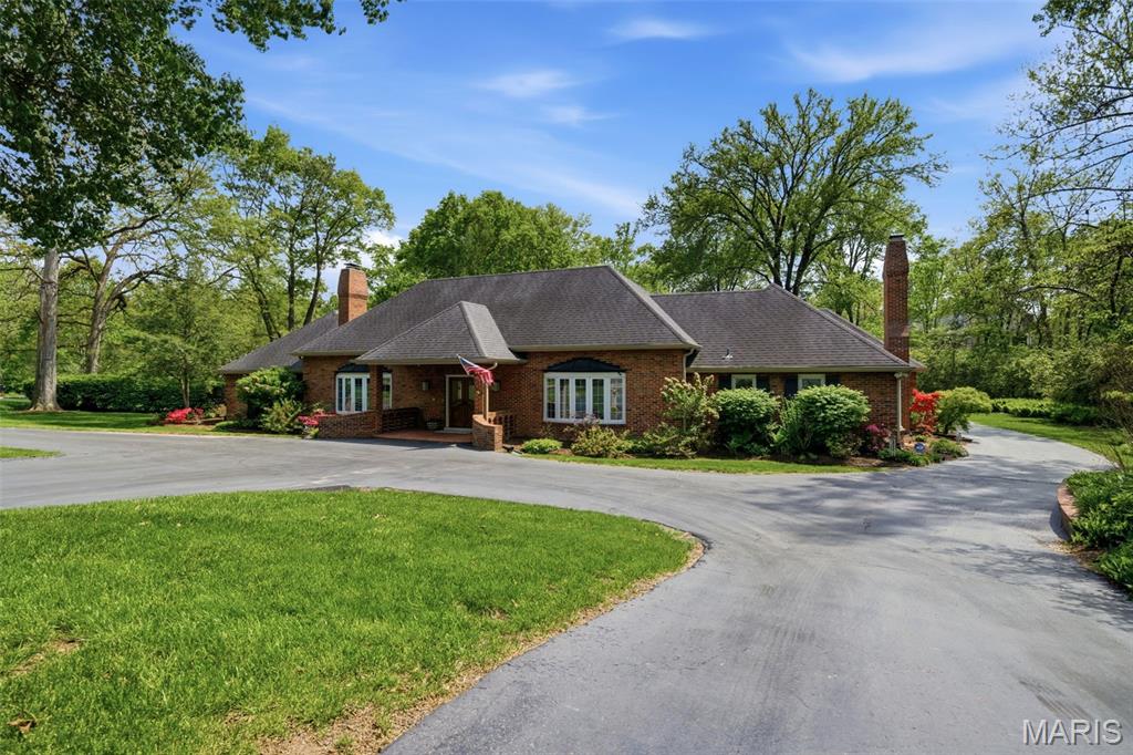 1721 Kenmont Road Ladue, MO 63124 - Photo 2 of 46