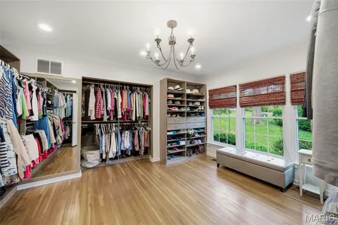 $1,299,000 | 1721 Kenmont Road, Ladue, MO 63124