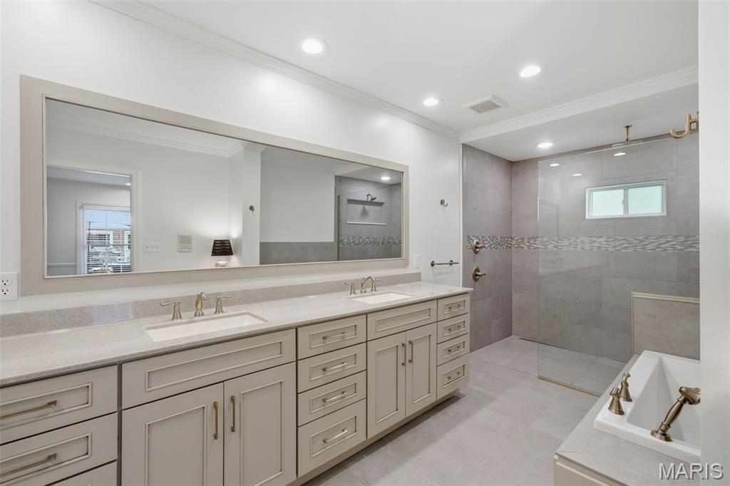 1721 Kenmont Road Ladue, MO 63124 - Photo 25 of 46