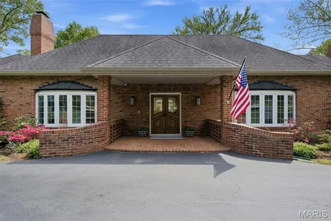 $1,299,000 | 1721 Kenmont Road, Ladue, MO 63124