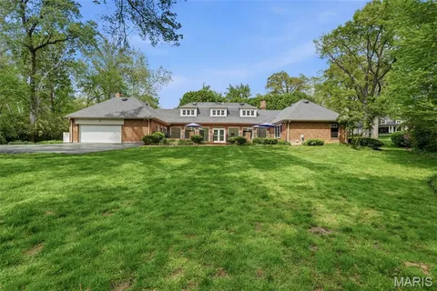 $1,299,000 | 1721 Kenmont Road, Ladue, MO 63124