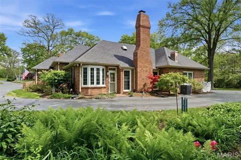 $1,299,000 | 1721 Kenmont Road, Ladue, MO 63124