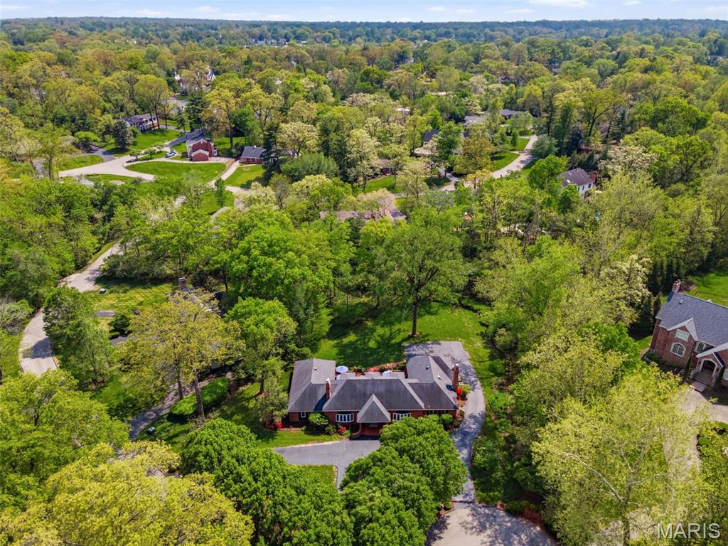 1721 Kenmont Road Ladue, MO 63124 - Photo 43 of 46